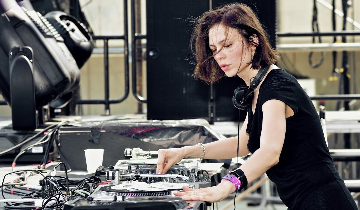 Nina Kraviz Lipstick